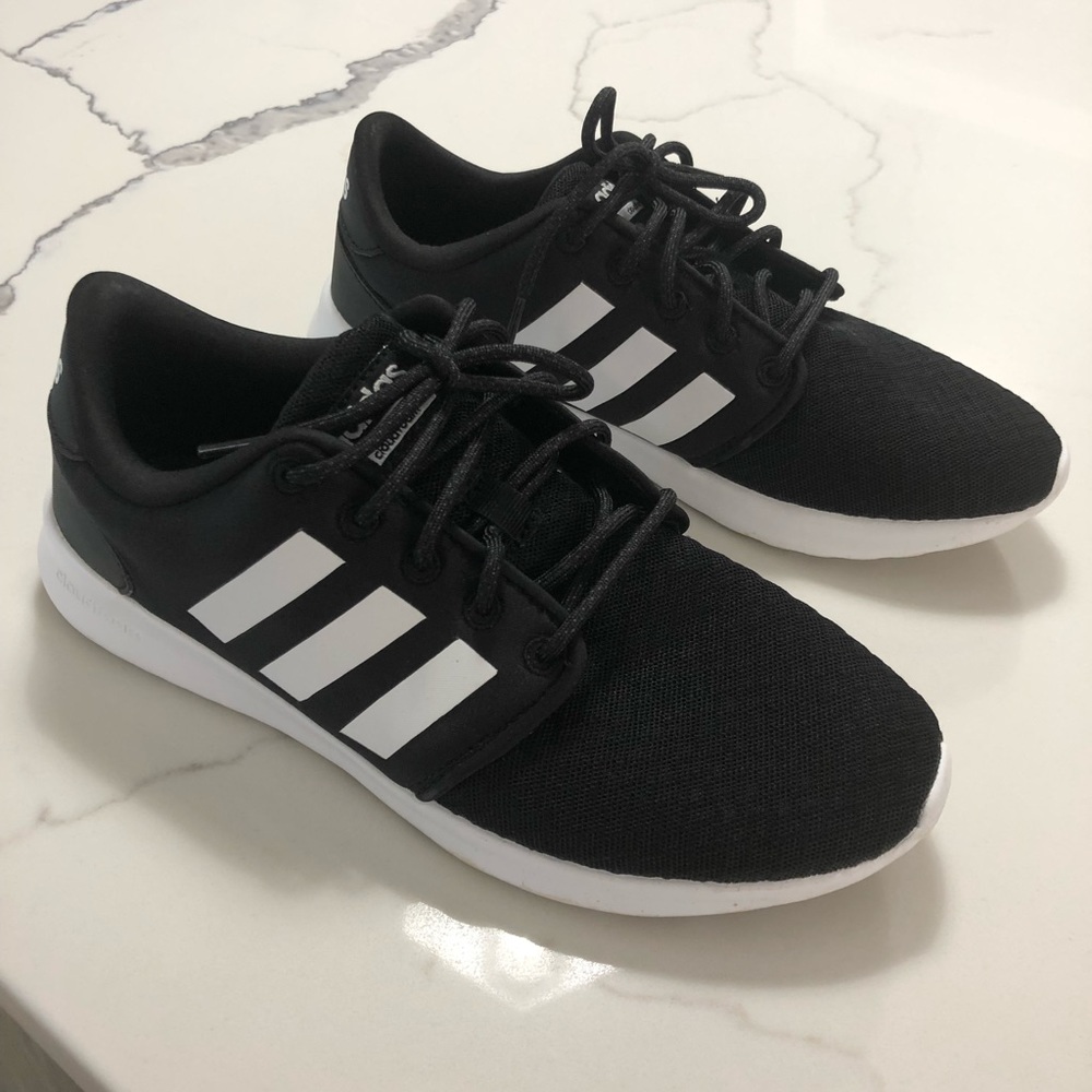 Adidas Cloudfoam women’s 6 1/2